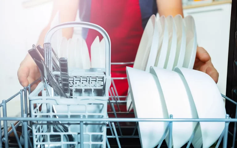 Comment garantir un rinçage efficace pour une vaisselle sans traces ?